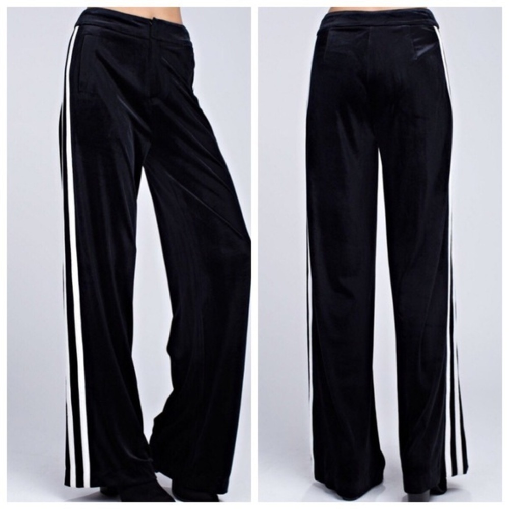 🆕RESTOCK-Velvet track pant.